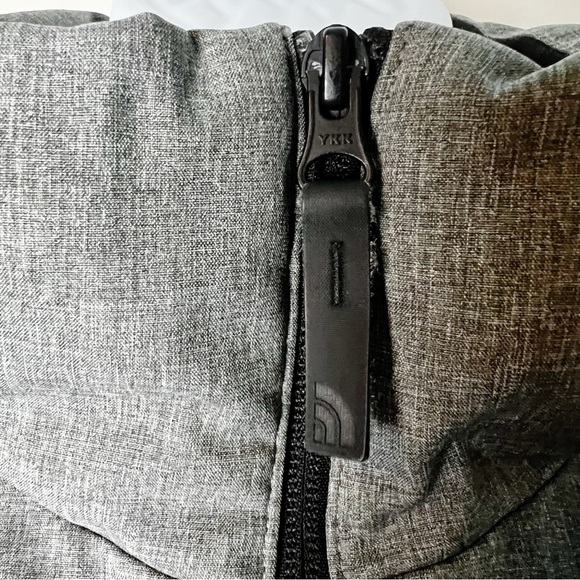 The North Face - Apex Elevation Hooded Rain Jacket - Sz. SP - Picture 7 of 16